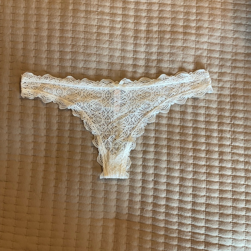 New Victoria’s Secret Dream Angels Lace White Thon Pant Small